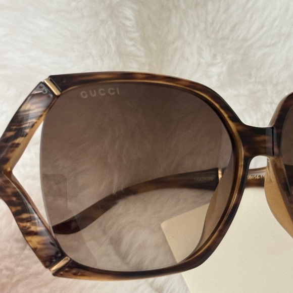 Gucci Tortoiseshell bamboo style oversized Sunglasses / NWT - Picture 8 of 9
